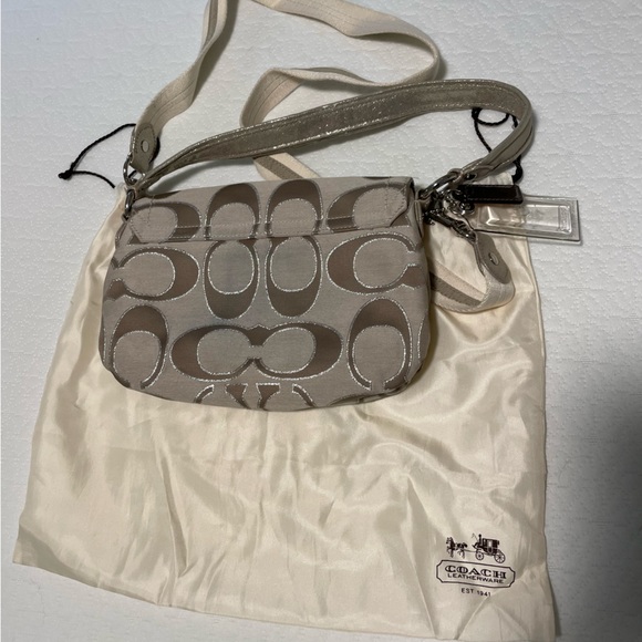 Vintage Authentic Coach Poppy handbag - Picture 3 of 4